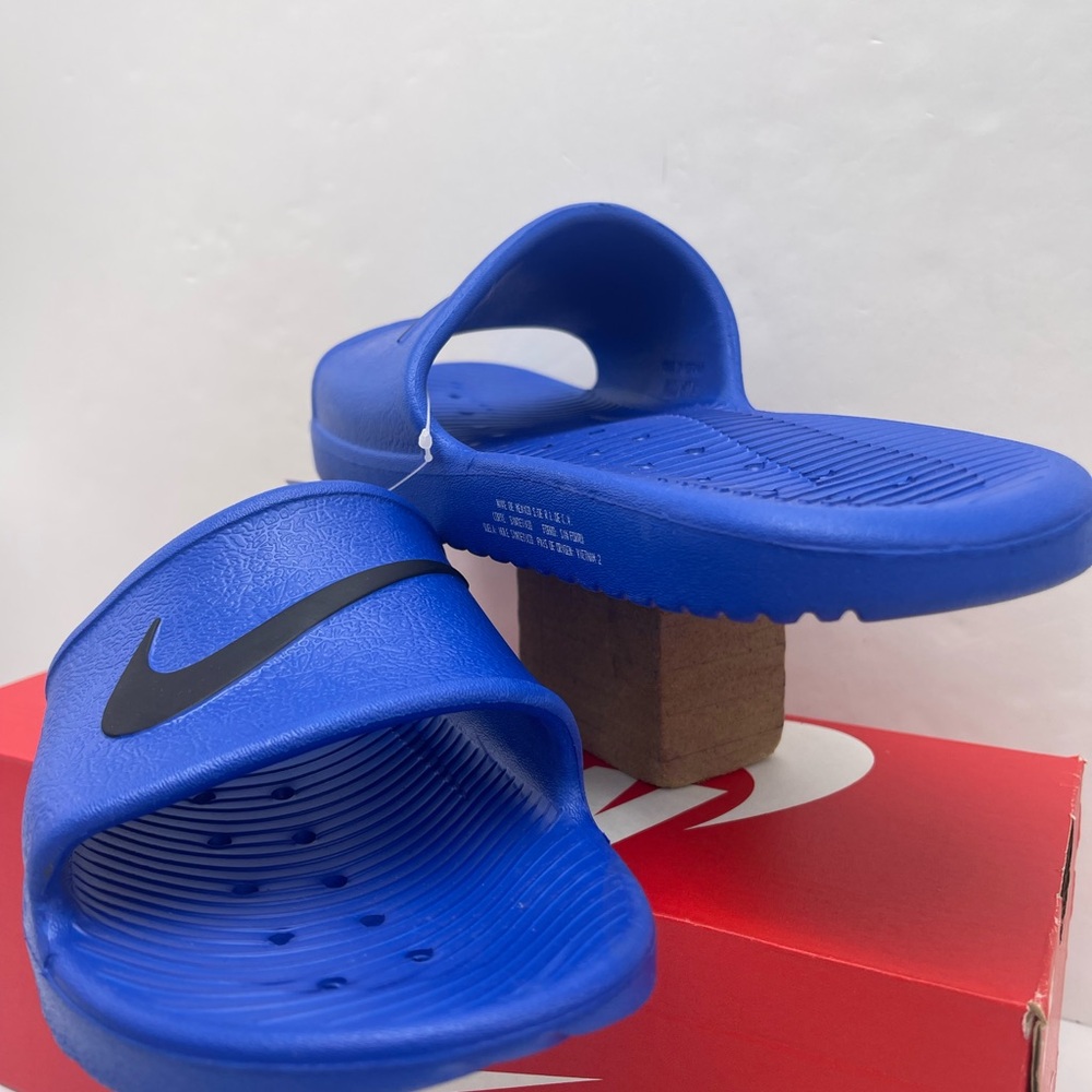 Nike Men’s Royal Blue Slide Sandals KAWA SHOWER
832528 403
GAME ROYAL/BLACK - Picture 7 of 15